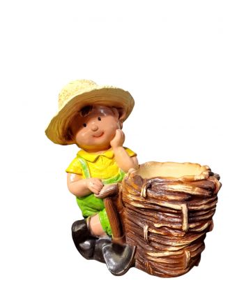 FIGURKA OGRODOWA - CHŁOPIEC...