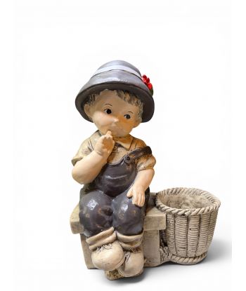 FIGURKA GIPSOWA - CHŁOPIEC...